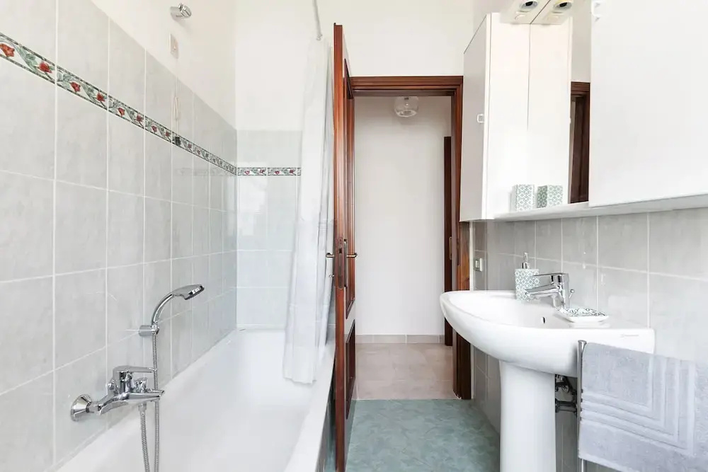 Pisa Hospital Apartment with Parking and Balcony