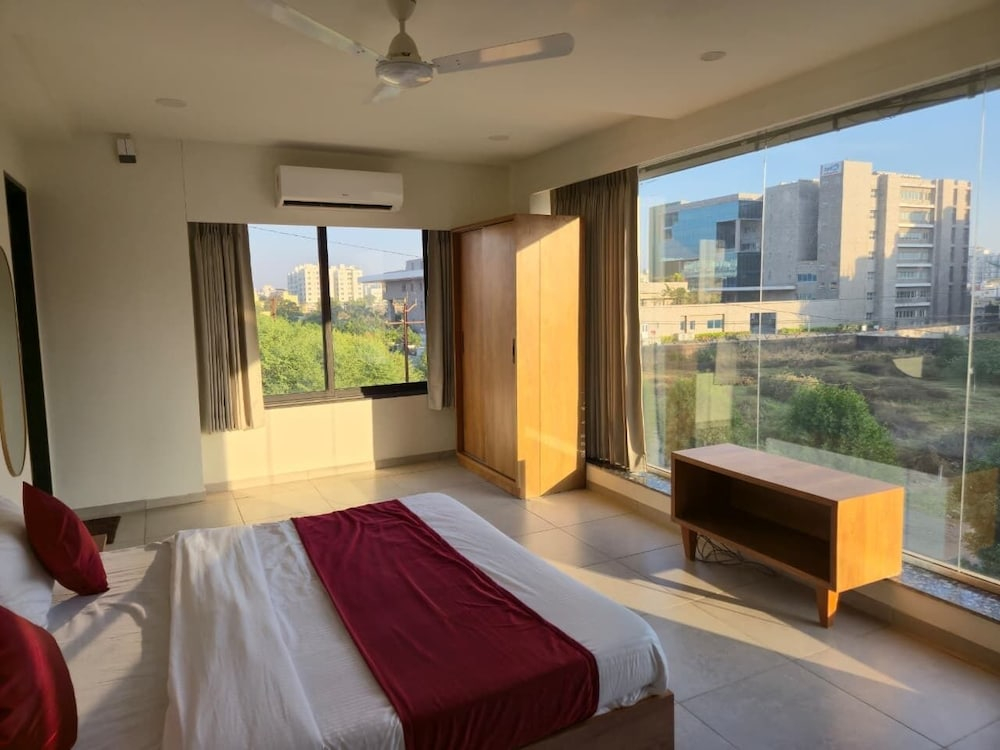 Gajraj Hotel