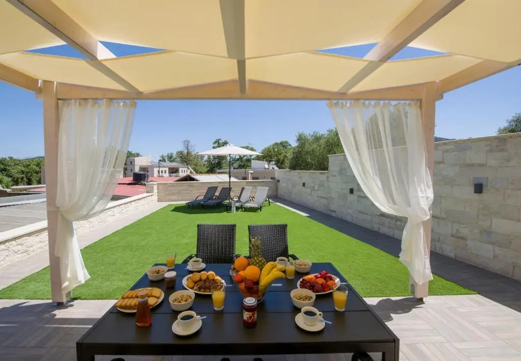 TWINS HOME LUXURY SUITES