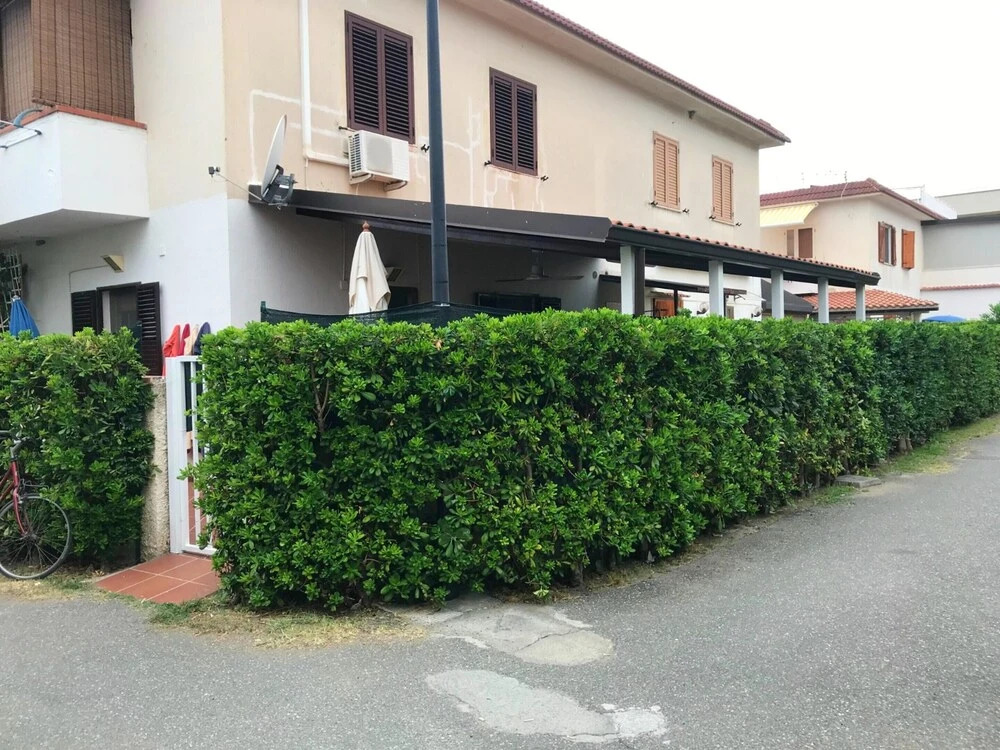 House With 2 Bedrooms in Villaggio del Golfo Near the Beach