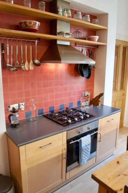 2 Bedroom Flat Near The Kings Theatre