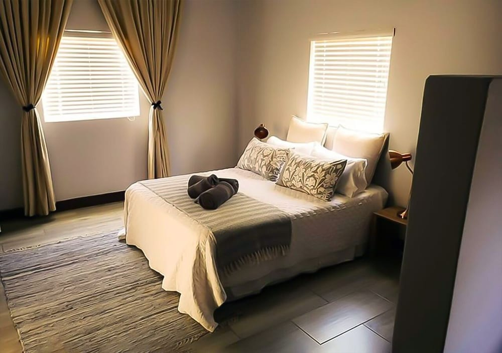 Bezalel Estate Country House