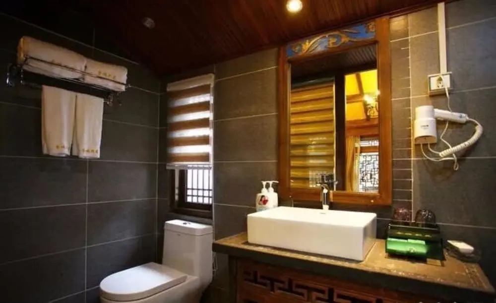 Lijiang Linzhixia Inn