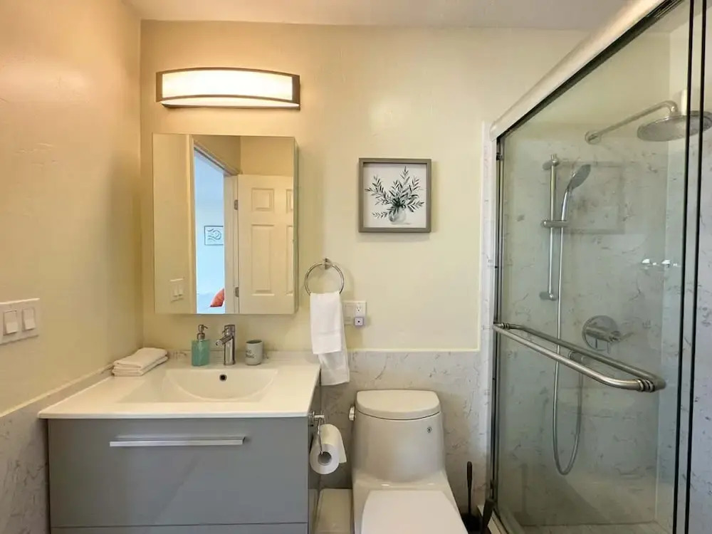 South SF Spacious Entire Unit With 3brs 3bth on 2F