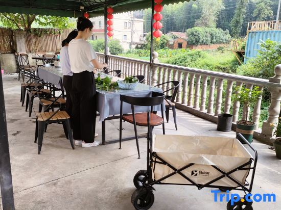 Xiangshi Hostel