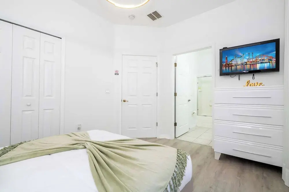 Modern Townhouse Near Disney W/ Private Pool 8523