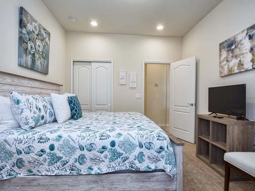 Windsor at Westside-6 Bedrooms House w/pool-3721WW Home by RedAwning