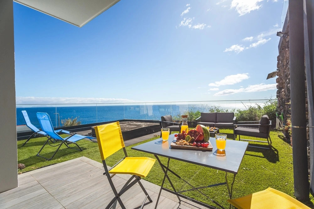 Aqui H Casa by Atlantic Holiday