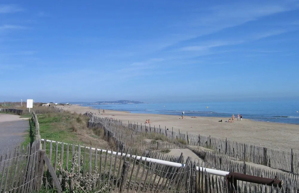 Rez de jardin OU 4e avec ascenseur- VELO - PISCINE -WIFI-Dans le Village naturiste-HOLIDAYSOCHIC