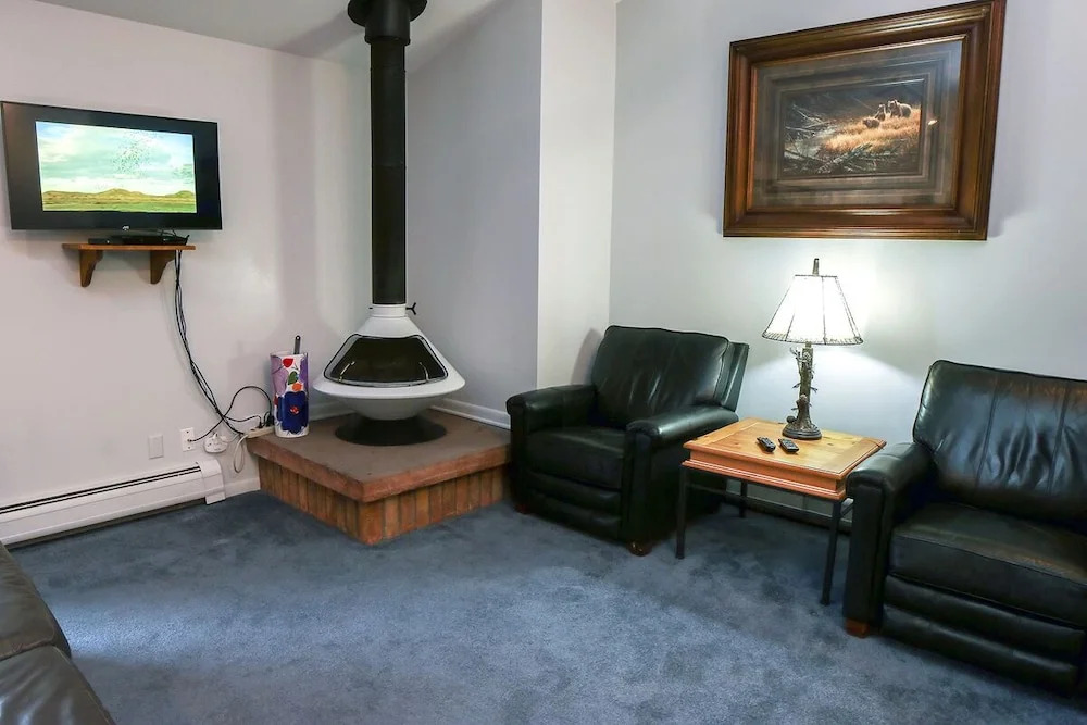 Fawn Valley Inn: 210