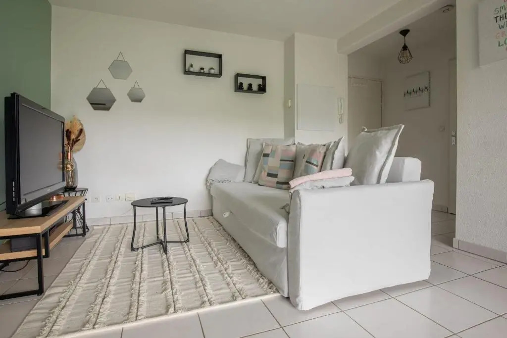 Modern 2-rooms in Bordeaux