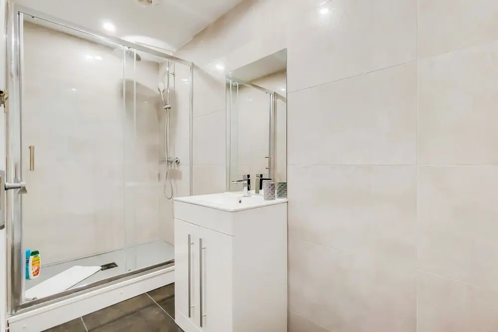 Stunning 4 Bed & 4 Bath House- Hyde Park