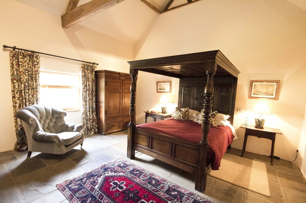 Old Downton Lodge