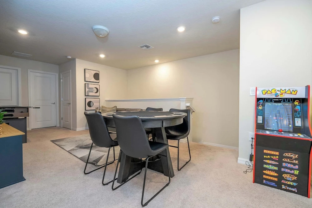 Luxury Townhouse w/ Private Pool Near Clubhouse