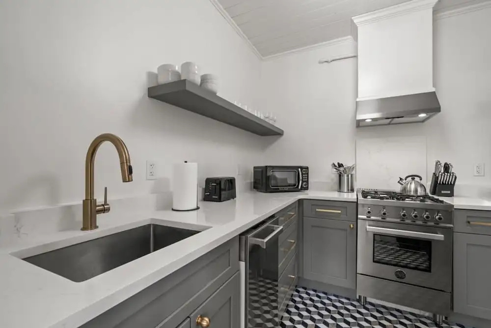 The Adaline 8 Luxury Hyde Park Apt