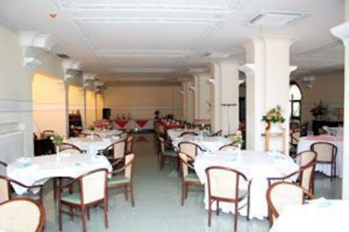 Tennis Hotel