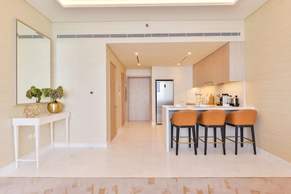 Ultra Luxury Palm Tower with Shared Hotel Facilities