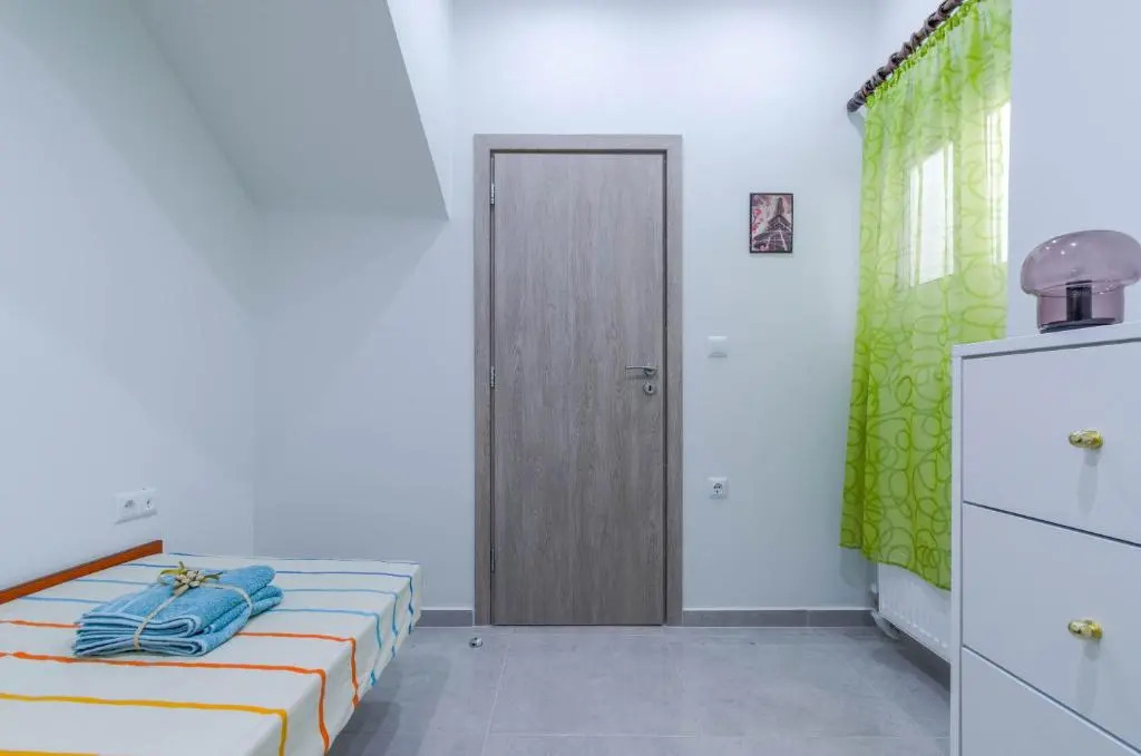 Renovated 2BD house close to Pireus port
