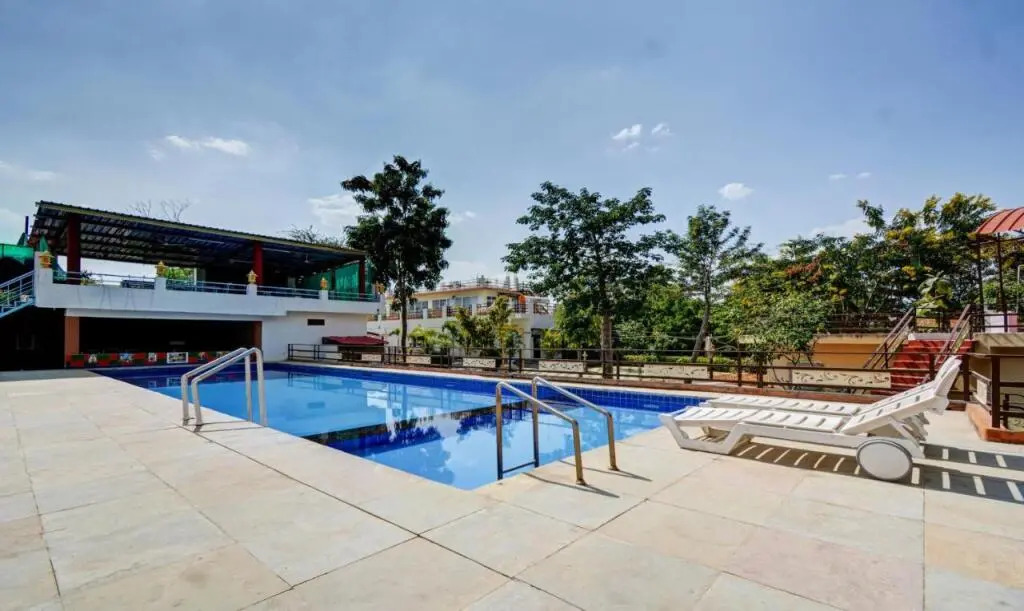 Treebo Trend The Lavit Malhar With Mountain View