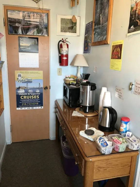 Voyageur Motel
