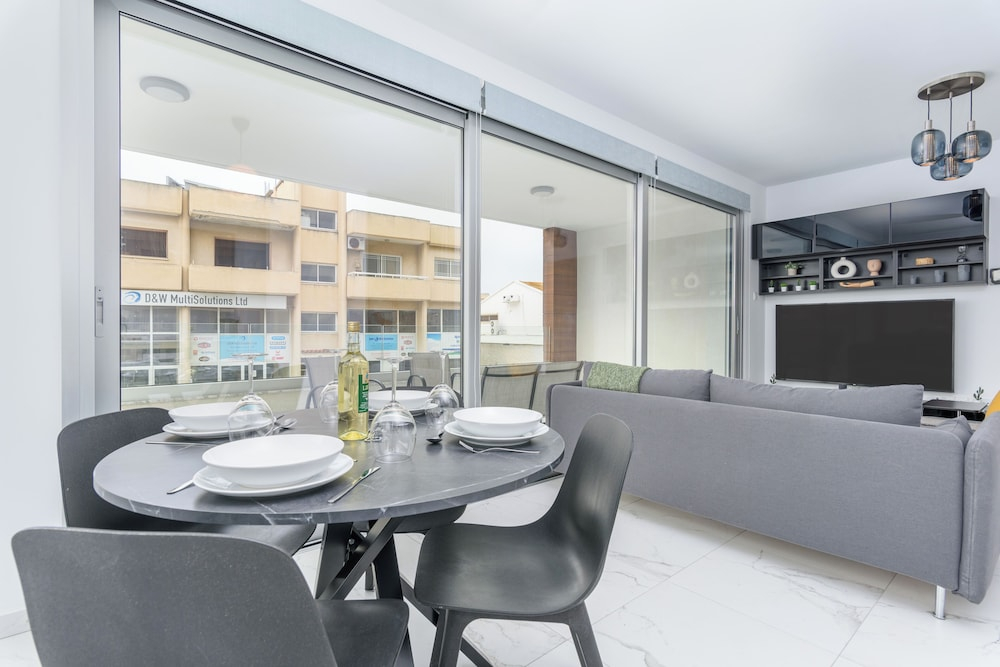 Mirage 2-BR Apt. & Balcony in Larnaca