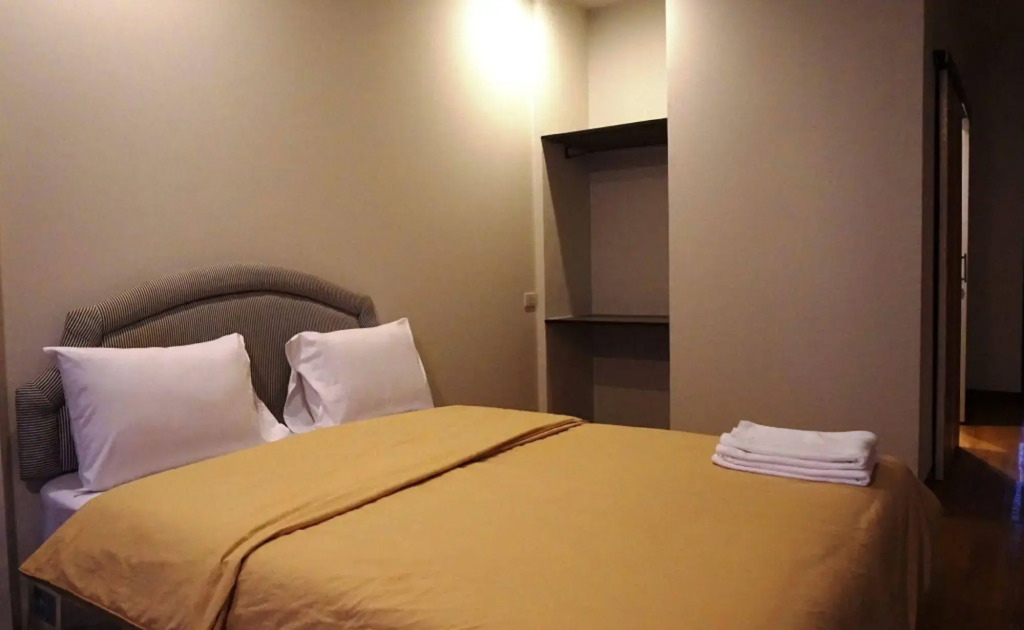 Thongtha Residence
