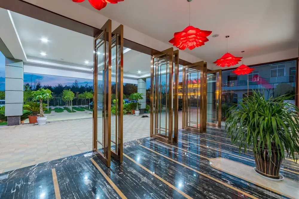 Love Home Theme Hotel Kunming Airport