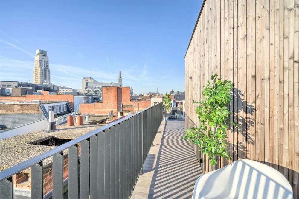 Family Retreat With Balcony in Meir