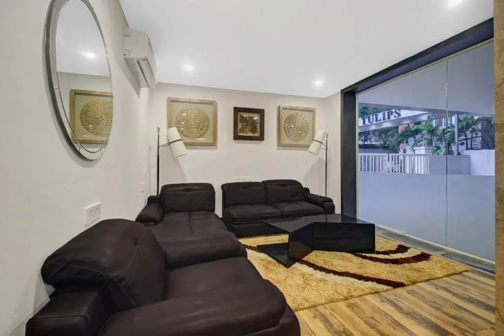 Super Townhouse OAK Hitec City Near Image Hospital