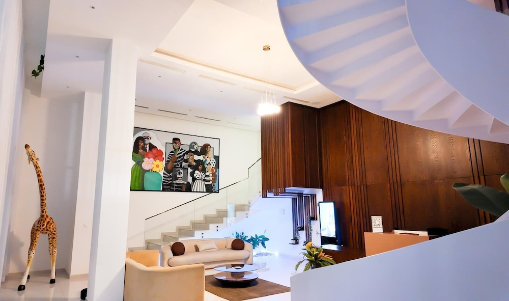 Peravi Suites at The Essence