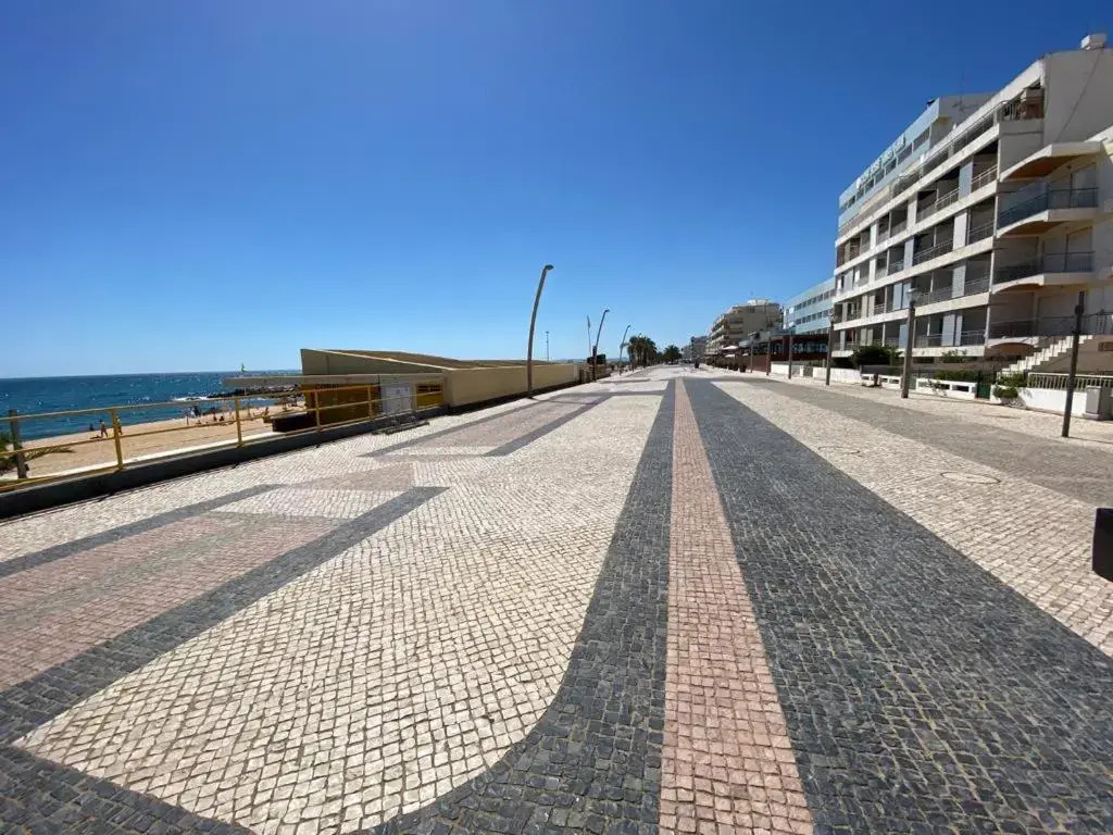 Lusitania T2 Frente Mar em Quarteira