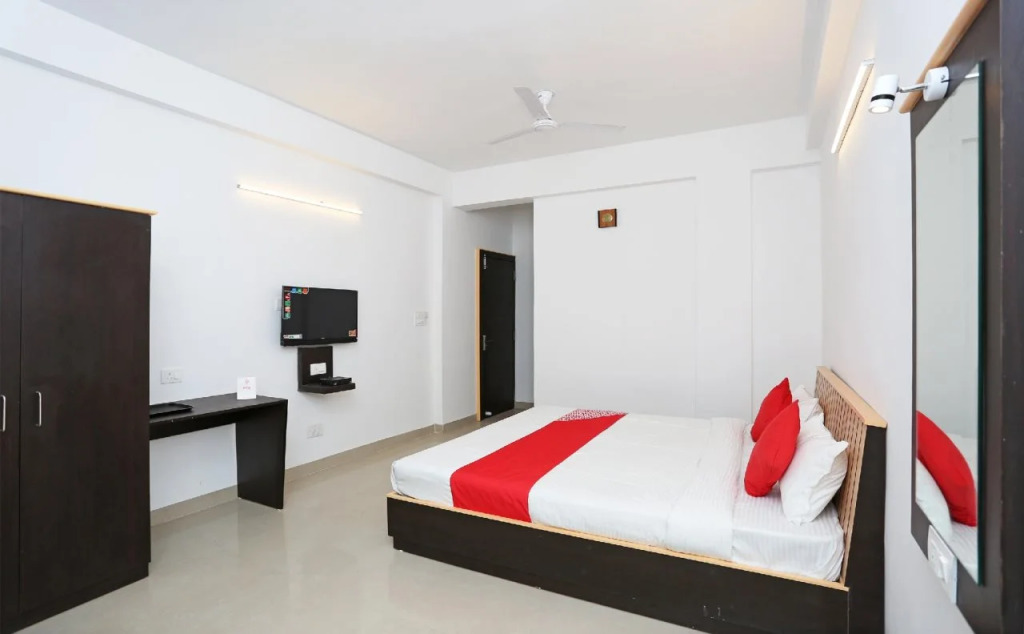 FabHotel Konark Green