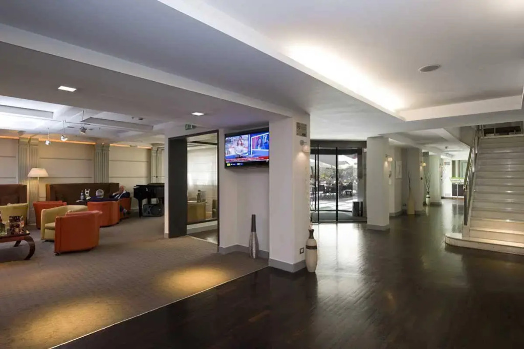 Holiday Inn Naples by IHG
