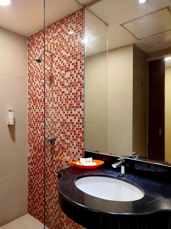 Front One Hotel Purwodadi