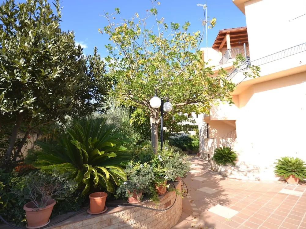 Lush Holiday Home in Sciacca near Golf Course