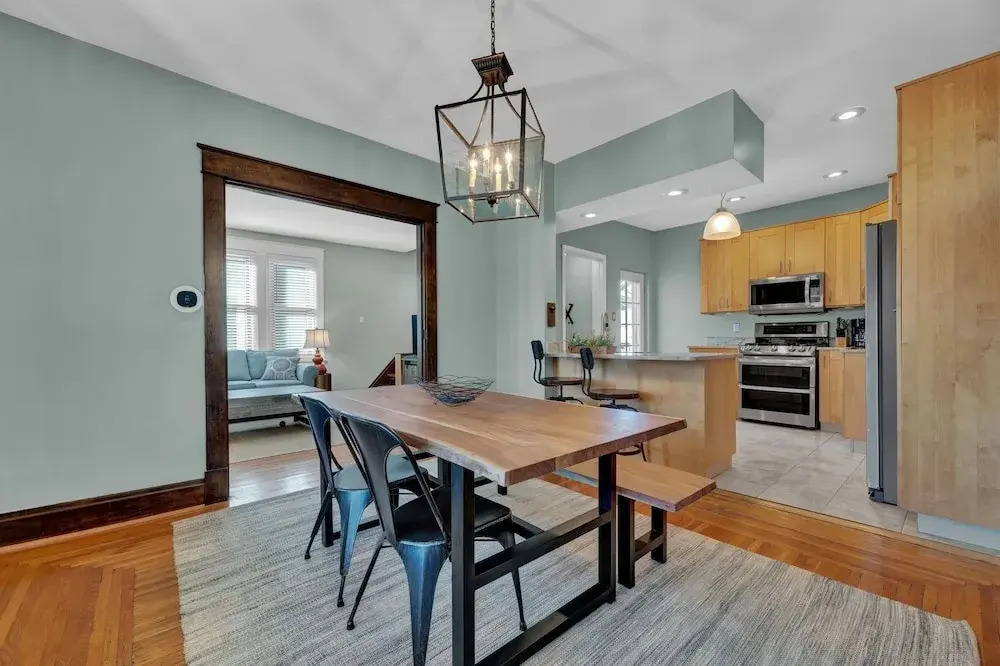 Oakley Square 3br Charmer - Total Walkability 3 Bedroom Home by RedAwning