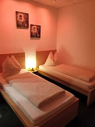 Come-In Motel