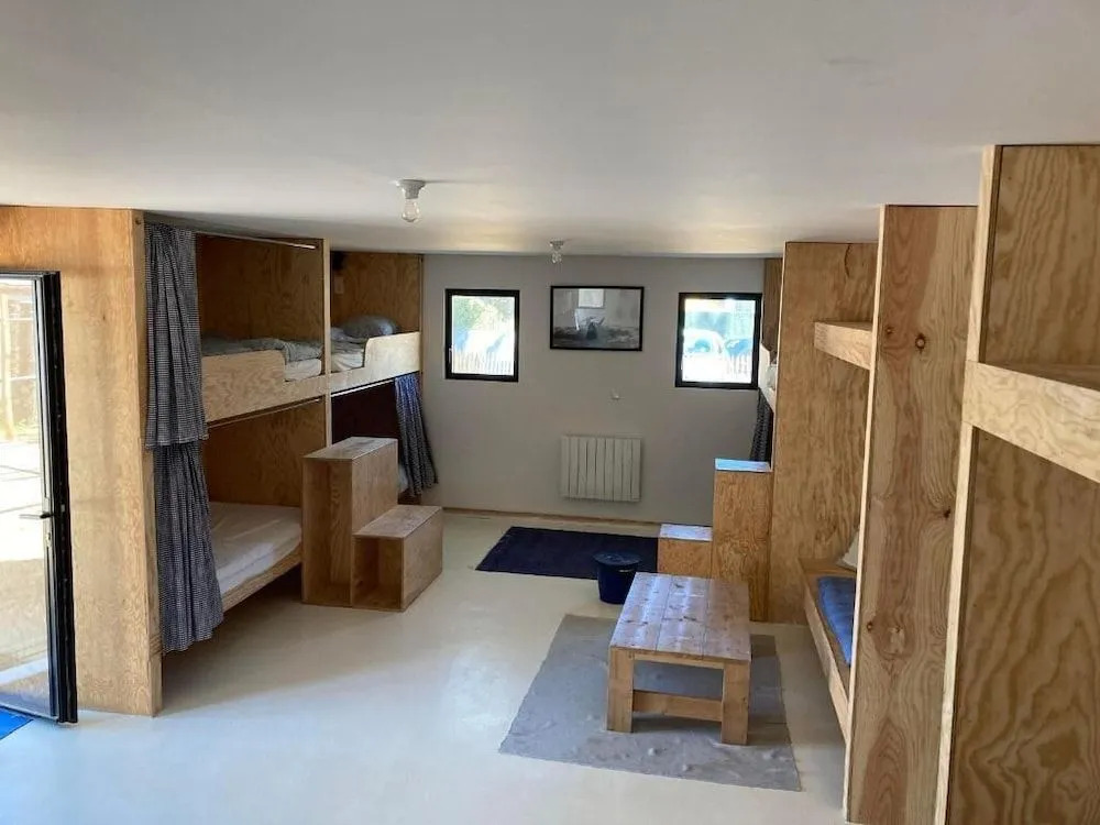 Hostel Manusurf