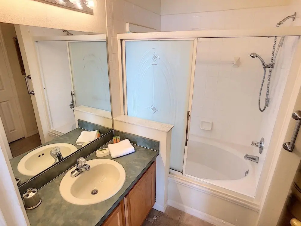 3 BR Oak Island Cove Sleeps 6 - EHM 3347