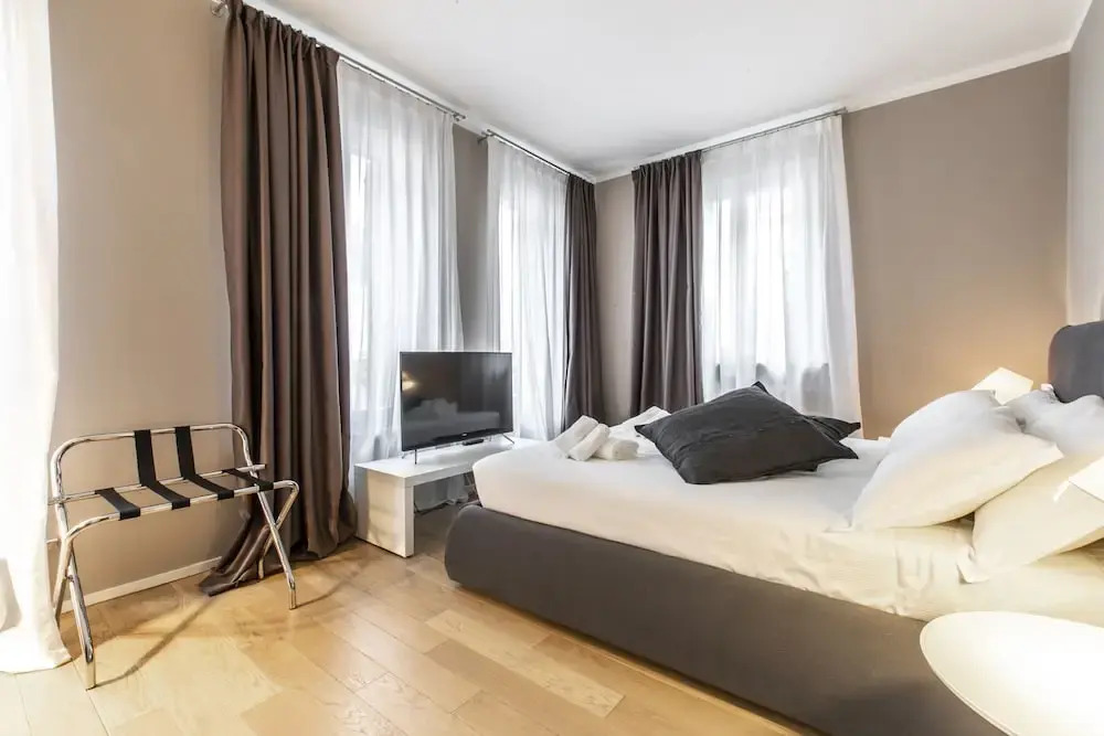 Rialto Canal View Deluxe R&R