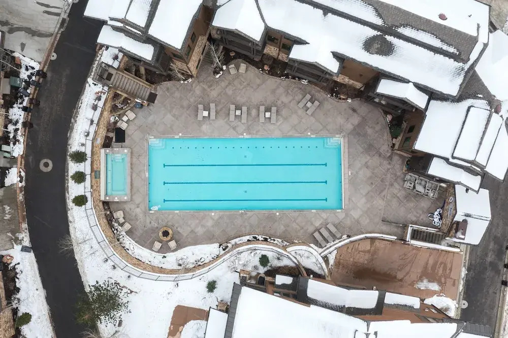 White Wolf by Avantstay Stunning Unit in Ideal Park City Location w/ Communal Pool & Hot Tub