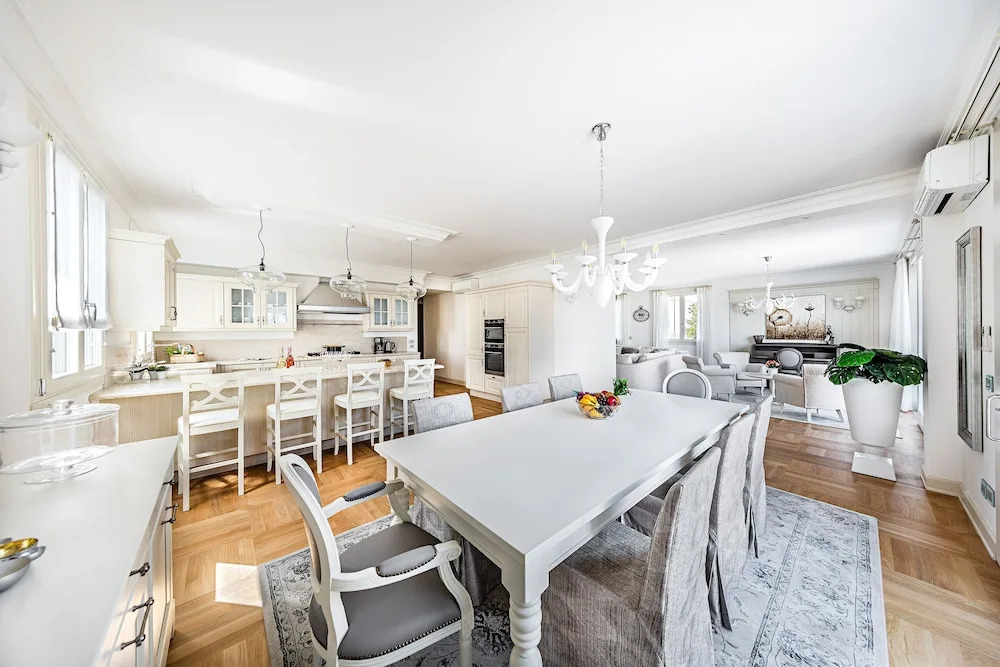 Luxury Lakefront Catullo with pool