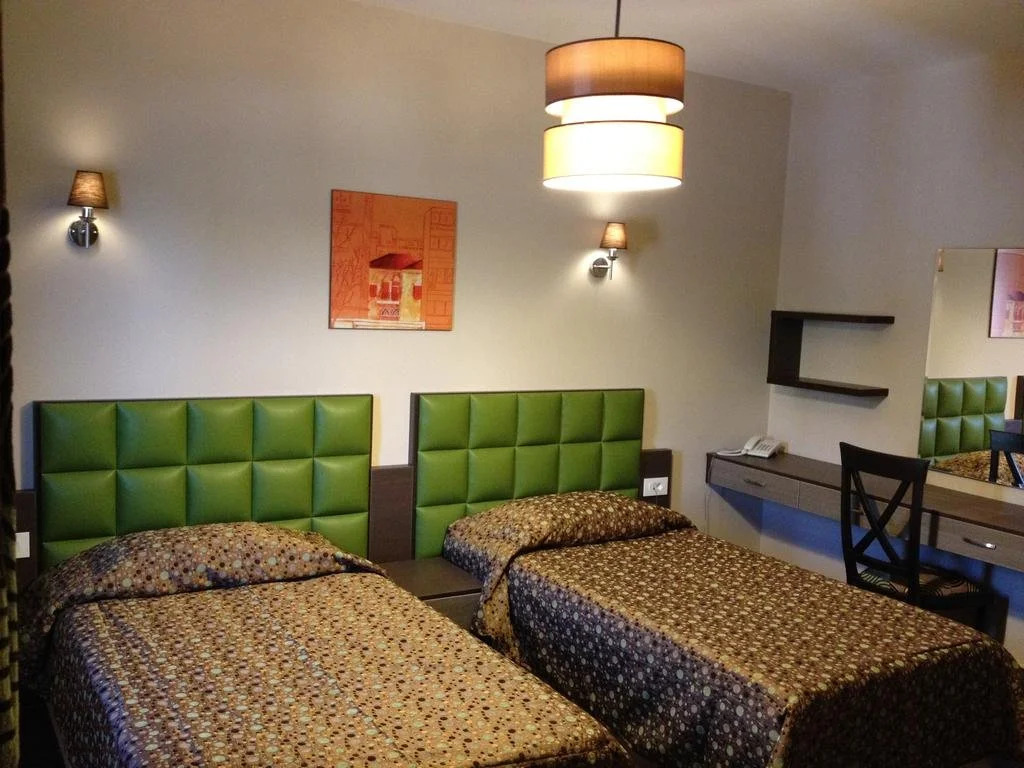 L'Hotel De Mon Pere
