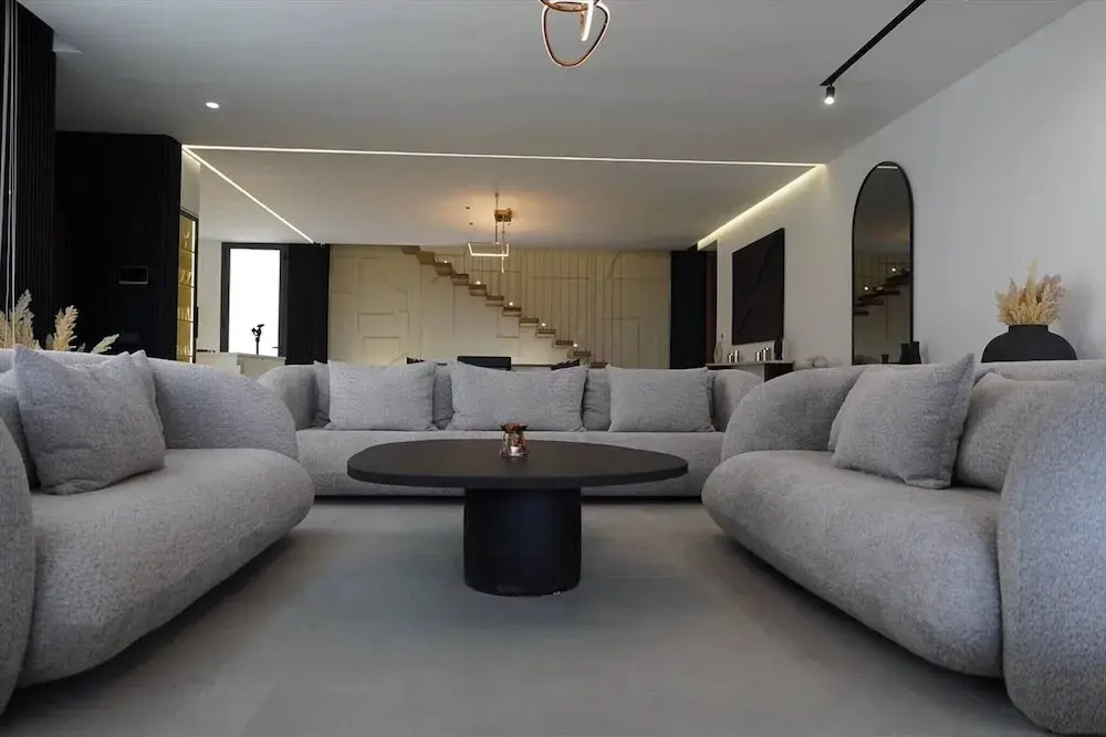 Marrakech Oasis Retreat - 5-Bedroom Villa with Private Pool