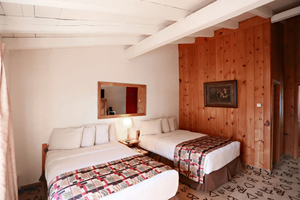 Dude Rancher Lodge