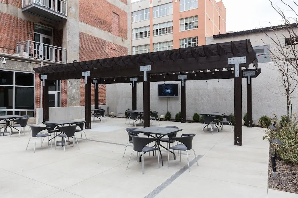 Spacious 1BR with Free Parking | Zen@Boss