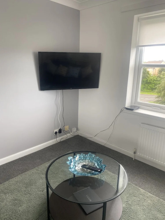 Renfrew Modern Flat