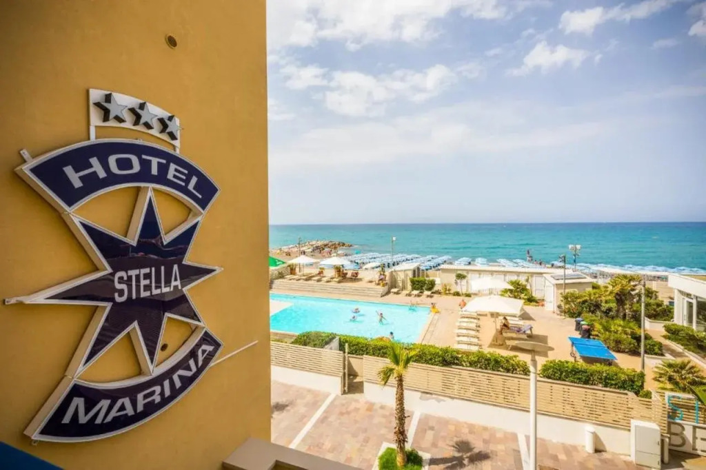 Hotel in Marina di Cecina a few steps from the sea