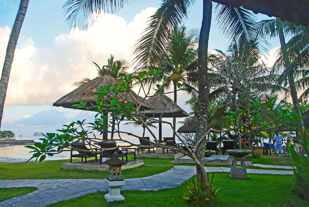 Candi Beach Resort & Spa