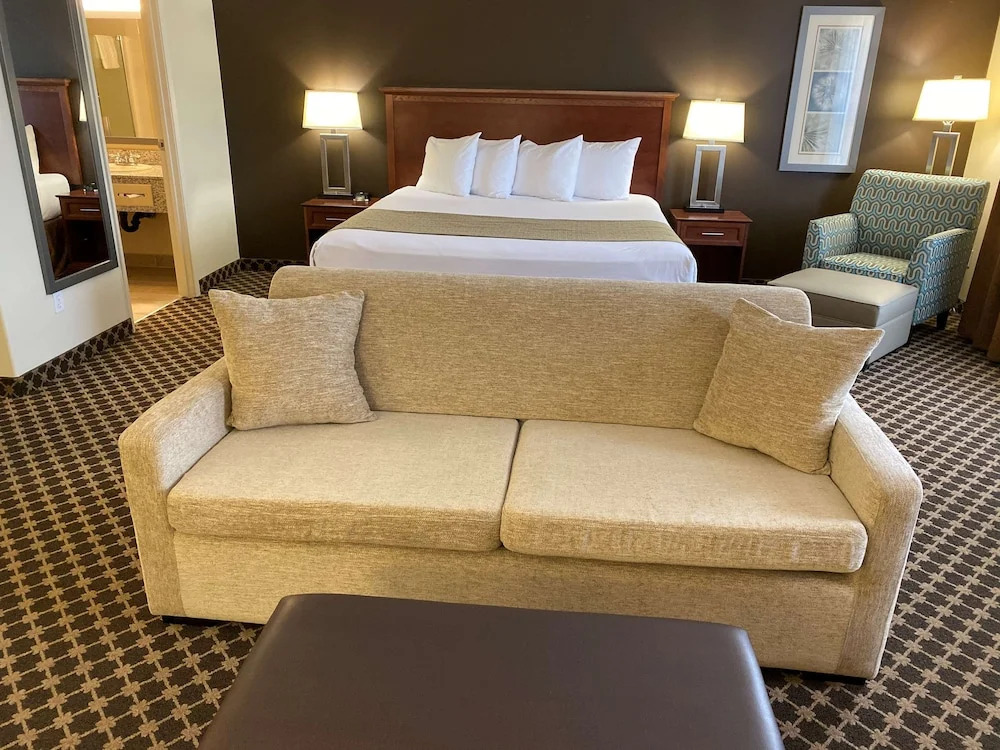 Best Western Strathmore Inn